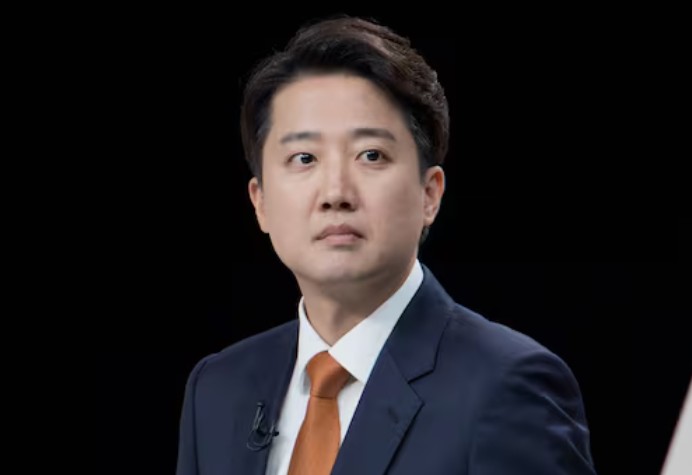 <b>이준석</b> 후보, <b>TV 토론</b>, 젓가락 <b>논란</b>, 이재명, 권영국 후보 발언... 