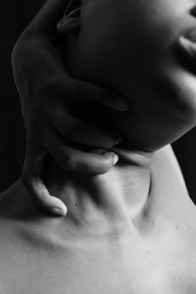 쇄골통증 종류별 원인 및 대처법