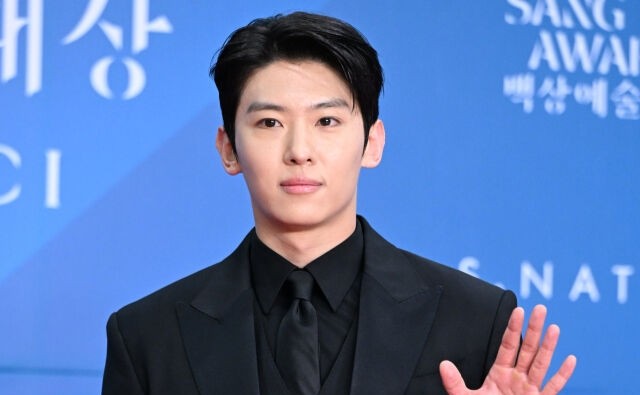  “덱스, 안은진과 특급 의리로 ‘키스는 괜히 해서’ 특별출연… 팬들 깜짝 선물”