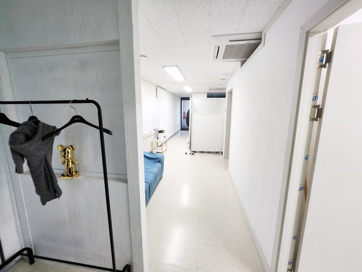  탁 트인 개방감과 프라이빗함을 모두 갖춘 발산역 탑층 마곡 15평대 사무실 임대 매물을 소개합니다