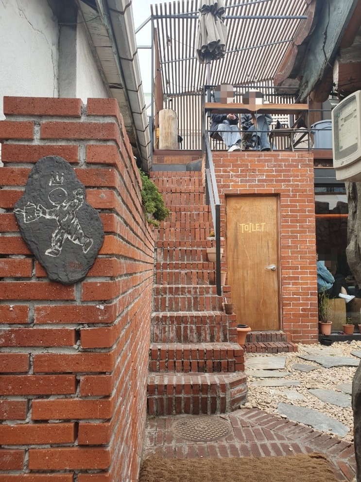  용산카페 올딧세 메뉴, 솔직후기 (그라니따, 피치아이스티, 바나나브륄레)