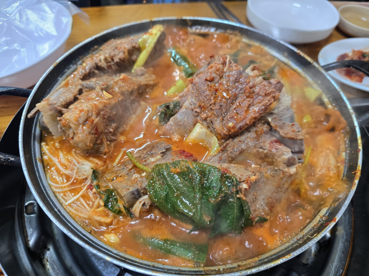  [상계동맛집] 돼지 등뼈 푸짐한 소문난감자탕해장국 – MSG 없이 깔끔한 감자탕 한 그릇!