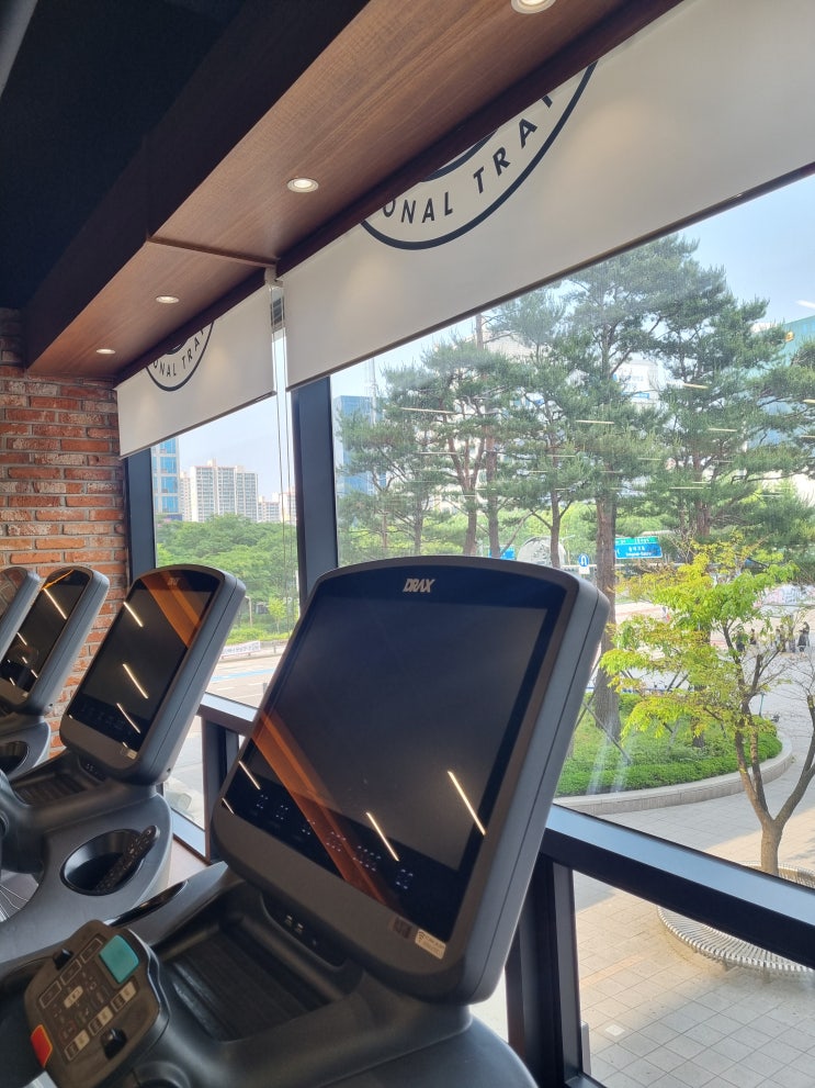  송내역 헬스장 프라임짐에서 여름 뷰와 함께 유산소