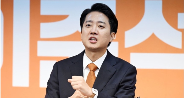  "100% 확신 없었다" 이준석 젓가락 발언 '준비된 실수'?