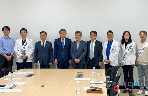 의과대학 학생 복귀 위한 <b>국회</b>의원 초청 <b>간담회</b> 참석