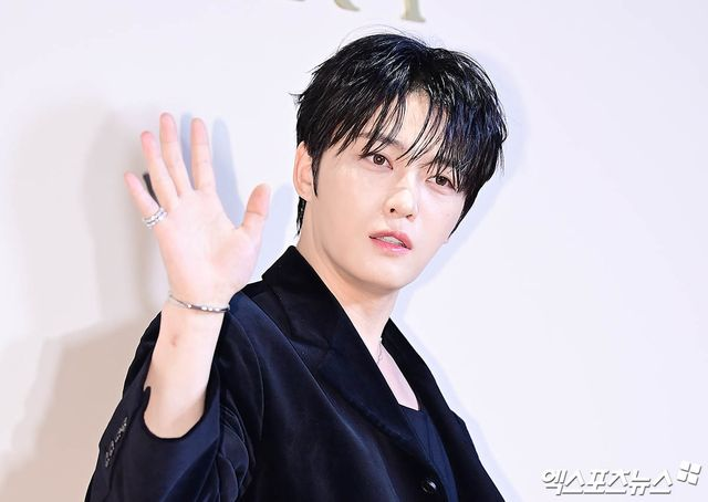 김재중, 日 유명 여가수와 파파라치 찍혀 "사진 유포 협박받아" (재친구)