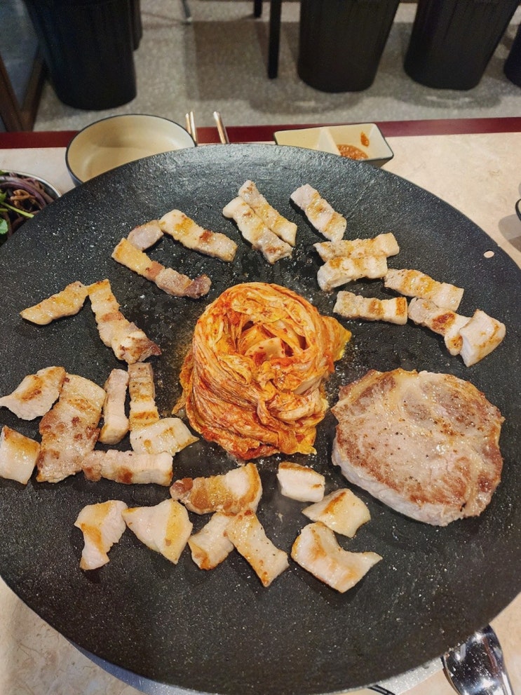  오복솥뚜껑 일산라페스타점, 맛있는 라페스타항정살을 즐기다