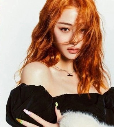 <b>허윤진</b> 부상, 허리 통증으로 ‘2025 <b>위버스콘</b> 페스티벌’ <b>불참</b>... 