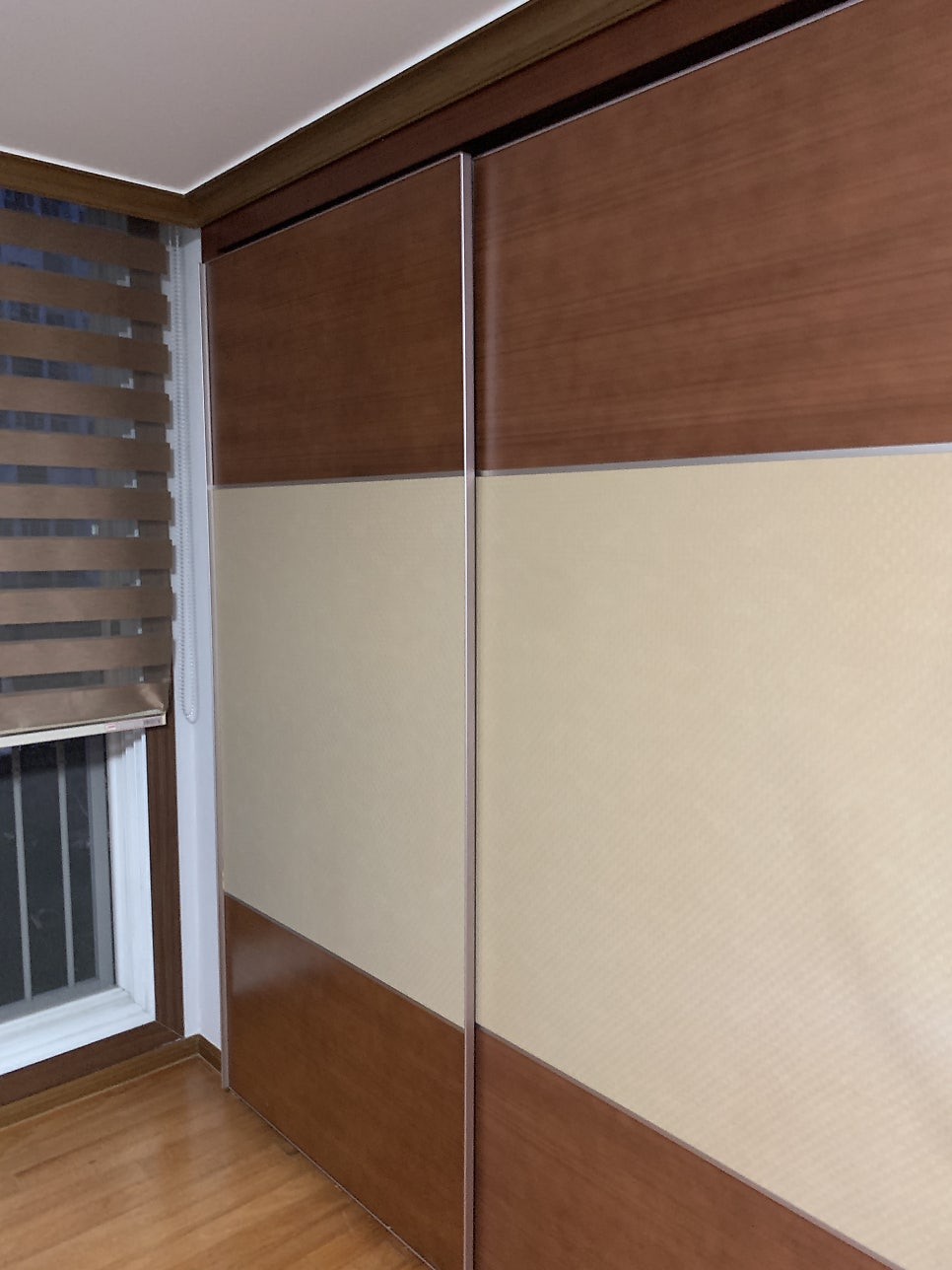 장농 슬라이딩 도어 롤러 셀프 교체 수리 방법 및 업체 (수원)