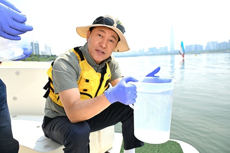 '<b>한강</b> <b>오세훈</b> 시장' <b>수영</b>복 입고 직접 건넜다… "<b>한강</b> 수질... 