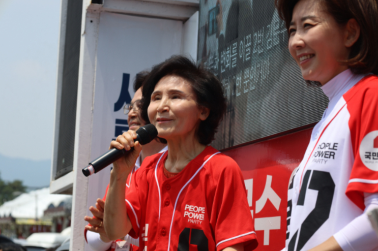 유시민의 <b>설난영</b> 비하 <b>발언 논란</b>, 무엇이 문제였나?
