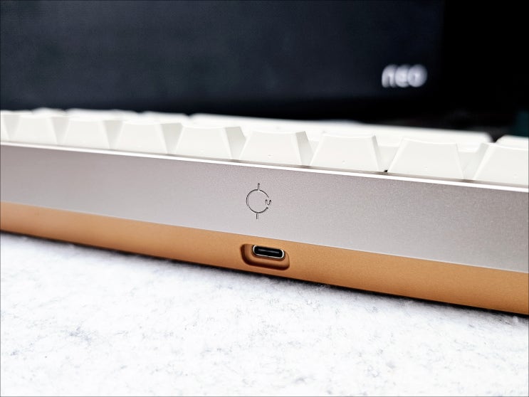  NEO60 CU HHKB 그레이-골드 검수 및 하우징 살펴보기