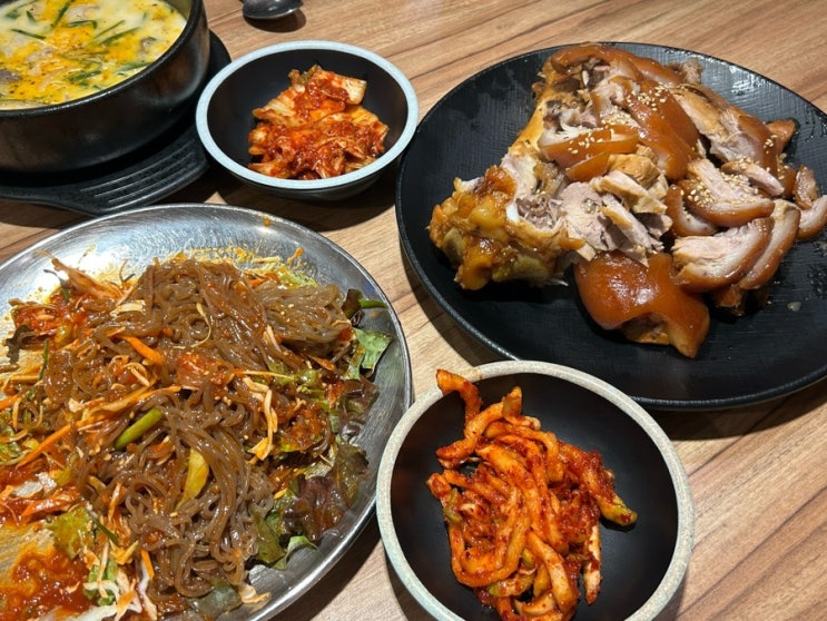  블루리본 선정 철산역 맛집! 조선식탁 오정족발