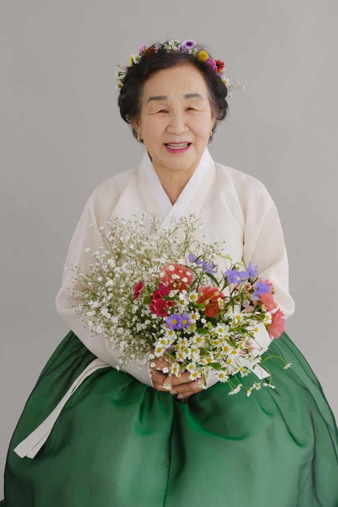 어른 한복까지 자체 제작한 촬영 스튜디오가 있다? 엄마 팔순 선물로 성인 한복 화보처럼 코디해서 예쁜 사진 준비해 드렸어요