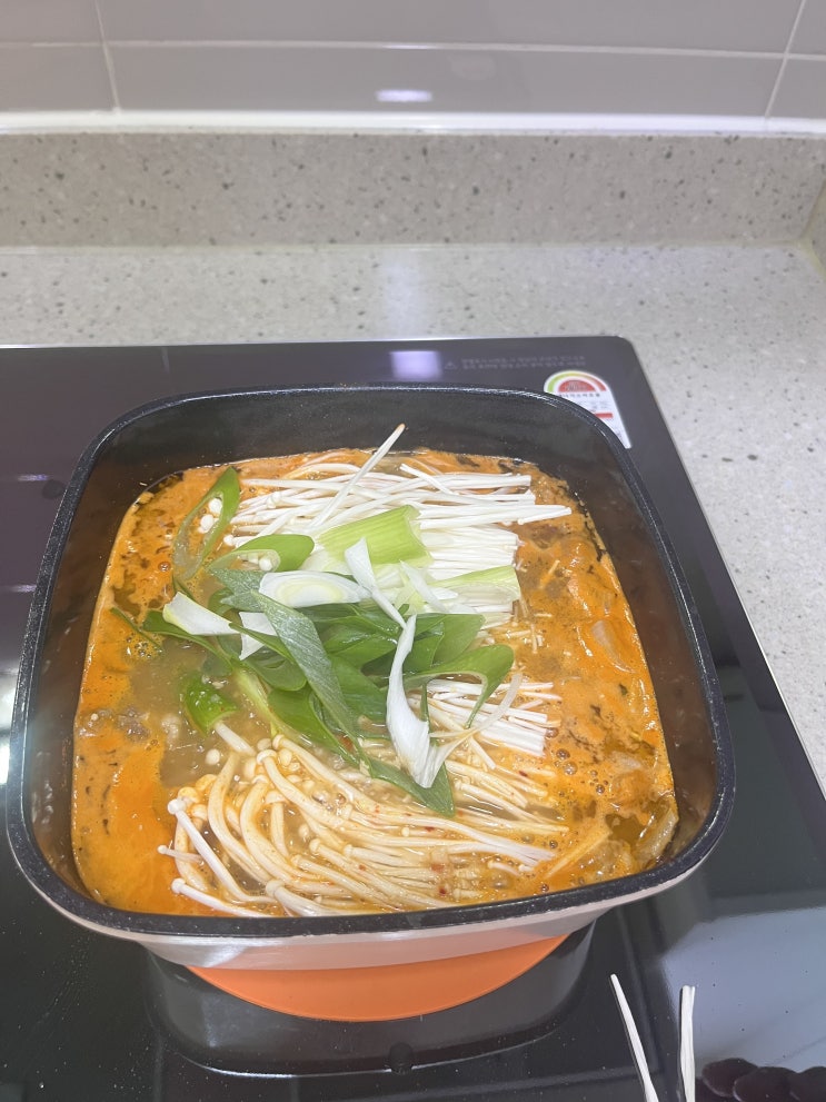  오늘의 간단한 한끼: 집에서 뚝딱 된장찌개 끓이기