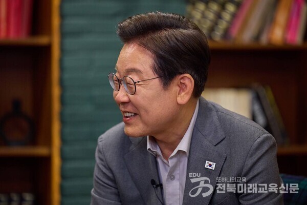 <b>이재명</b> "<b>검정고시</b>는 삶의 자격증"...교육 기회 균등 강조