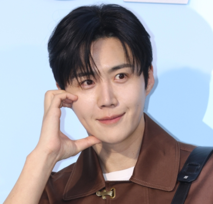 배우 <b>김선호</b> 악성 게시물 법적 대응 예정