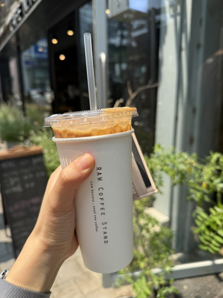  로우커피스탠드 을지로점 카페 오픈, 뚝섬 라떼 맛집!