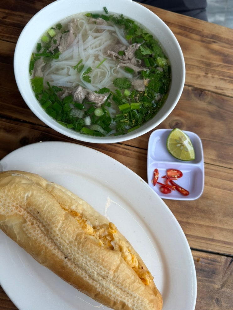  사파 분위기좋은식당 리뷰 경치는 최고 맛은 아쉬웠던 화이트 클라우드