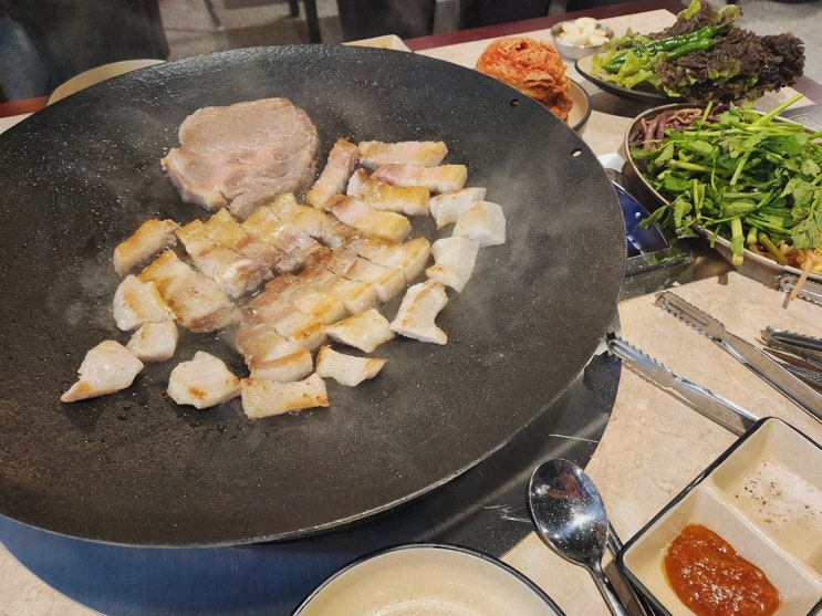  일산에서 육아 스트레스를 풀고 싶다면? 오복솥뚜껑 일산라페스타점의 라페스타차돌박이