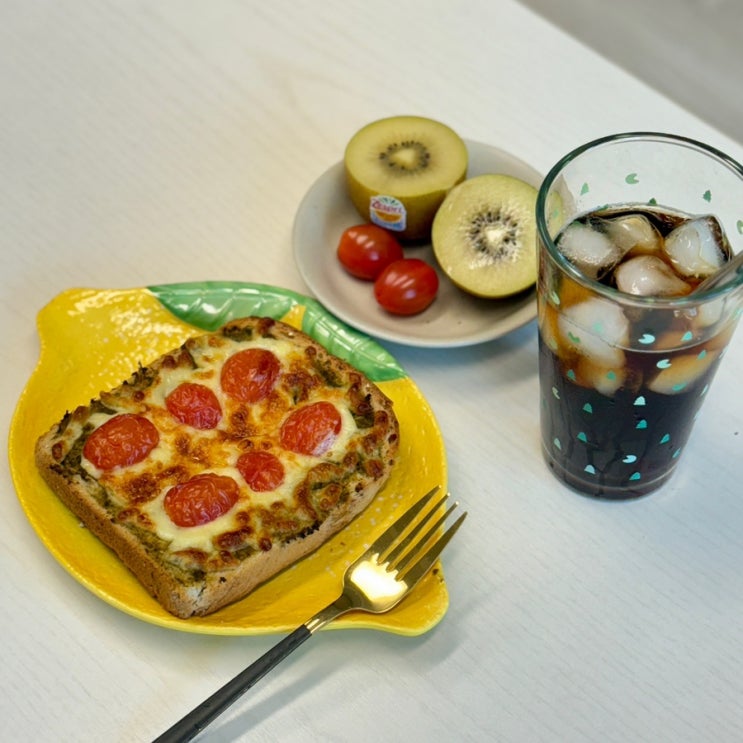  간단한 바질페스토 요리 토마토 바질페스토 토스트 레시피