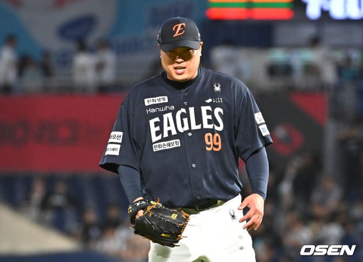 수비와 득점 <b>지원</b>으로 <b>류현진</b> 5승 달성
