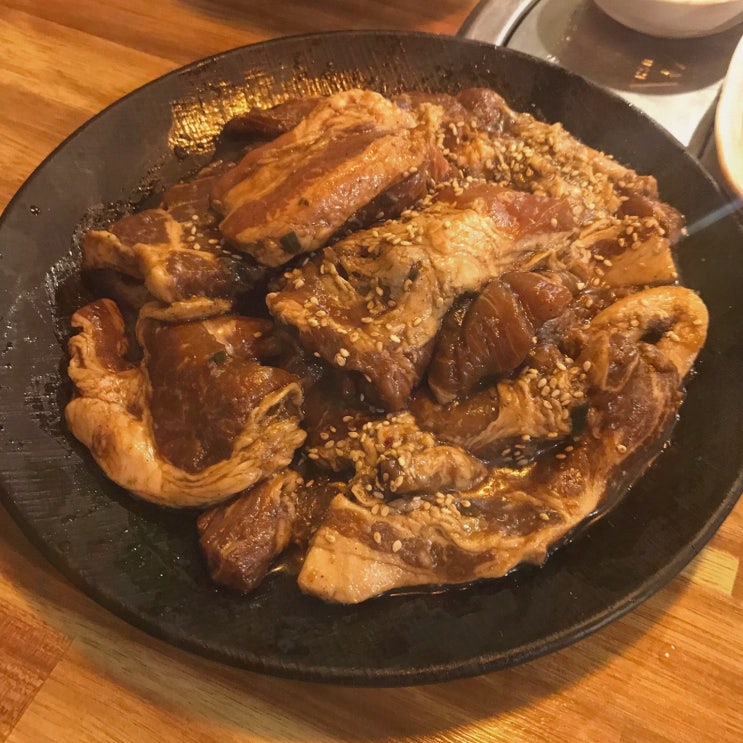  퇴근 후 회식에 제격인 황토돼지에서 맛보는 수원 돼지갈비