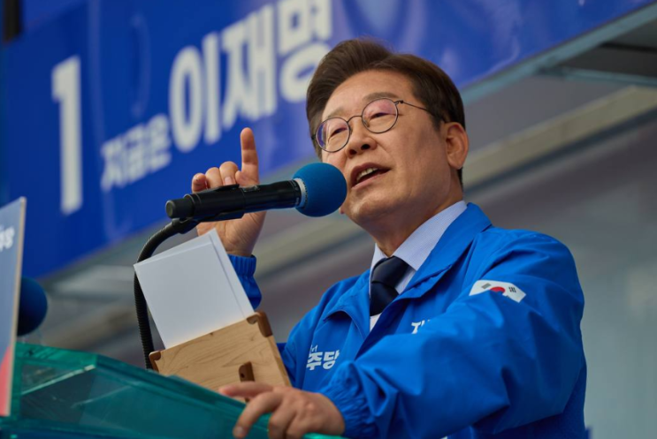 이재명 후보 “<b>가덕도 신공항</b> <b>추진</b>, 민주당이 끝까지... 