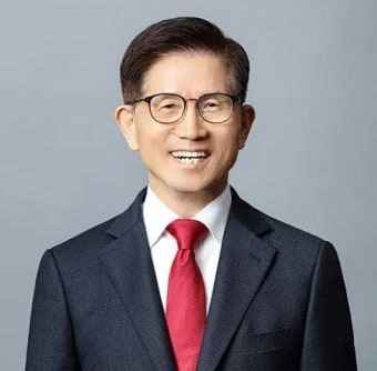 기해일주 정치인 김문수 사주