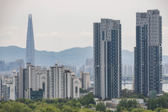 <b>주택담보대출</b> 없이 샀다?” 85억 강남 아파트 공짜 매입 <b>논란</b>의... 