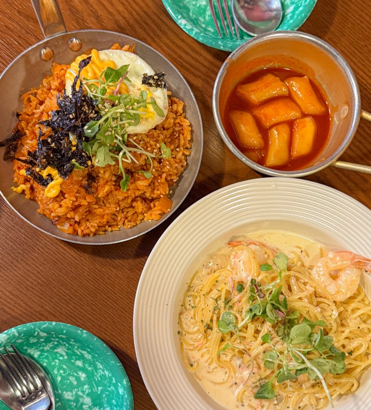  졸업생이 말아주는 외대앞역 맛집 이문동 이상한떡볶이집