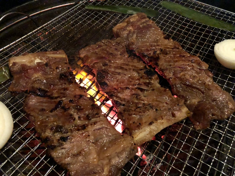 캠핑장에서 먹기 좋은 돼지갈비 추천! 산야초 댓잎갈비 후기