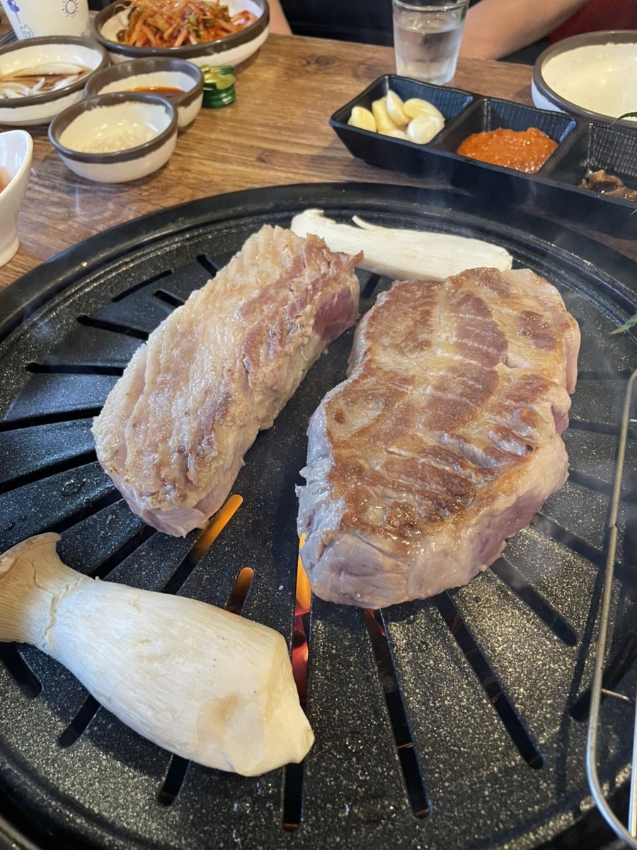 돈삼오왕소금구이 칠곡점 사진 4
