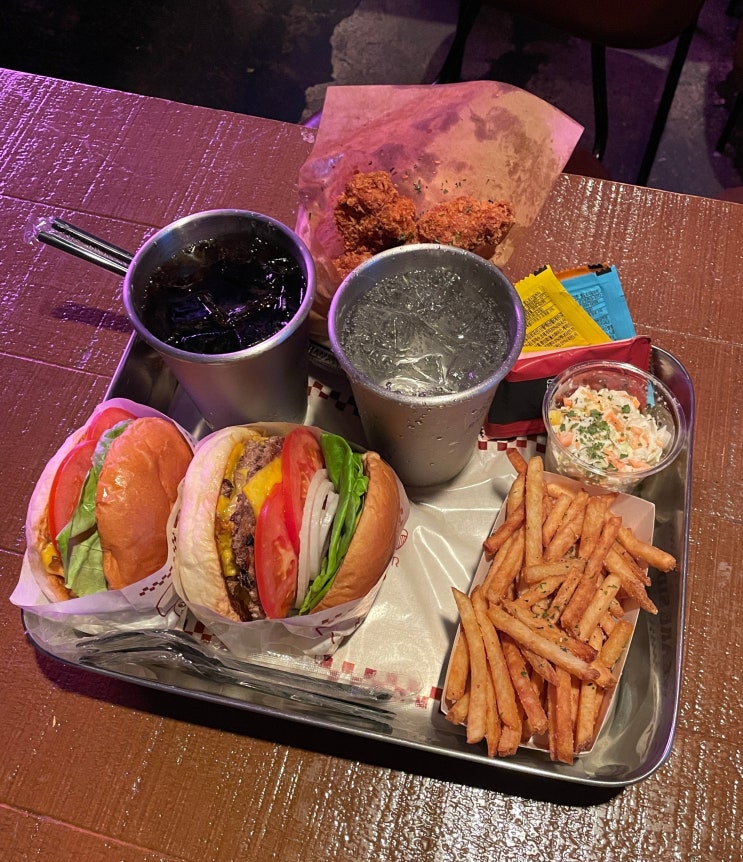  여의도 햄버거 맛집 수제버거와 치킨 혼밥 가능한 바스버거