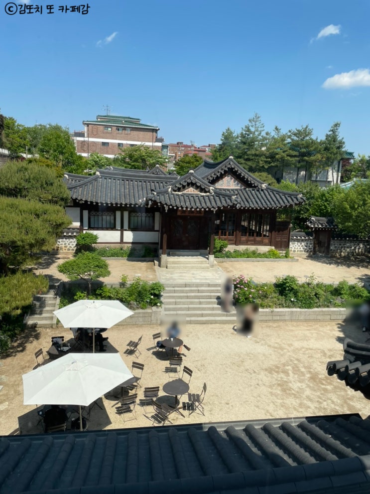  종로 :: 북촌 한옥마을 한옥카페 로우 루프(low roof)