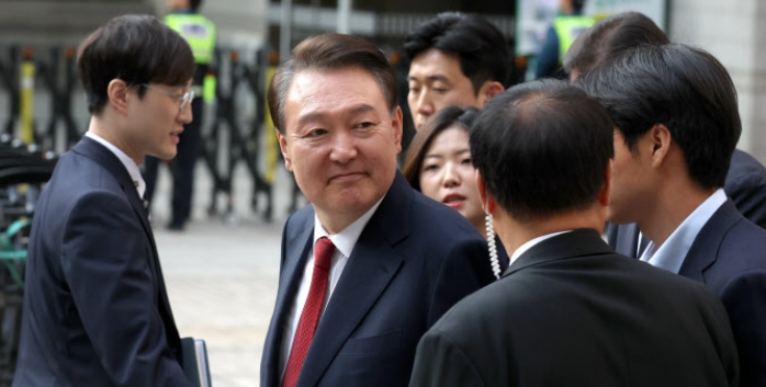 '파면 대통령 예우 박탈법'에 반대만 격렬? 또 극우 댓글부대 좌표찍기일까
