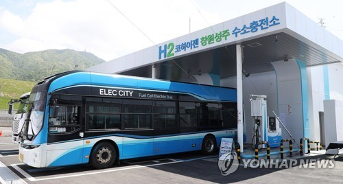 전국 누비는 수소버스...작년 1044대 보급, 수소 충전소도 증가세 전국 누비는 수소버스...작년 1044대 보급, 수소 충전소도 증가세