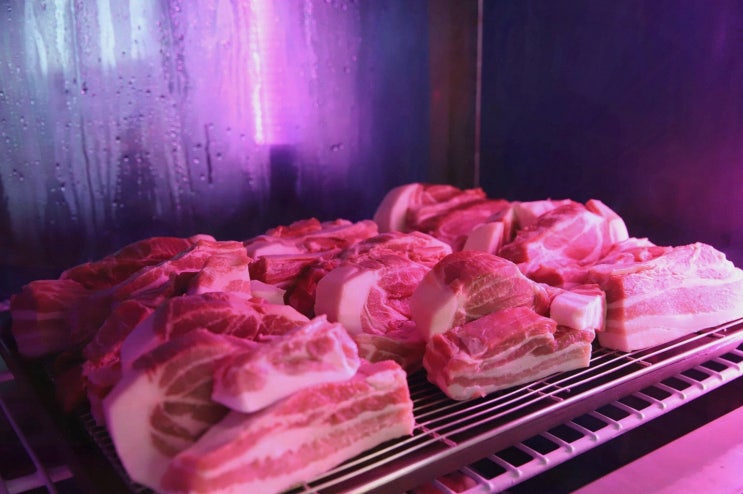  신선하고 푸짐한 흑돼지를 즐길 수 있는 서귀포 맛집, 먹고정 서귀포올레시장본점