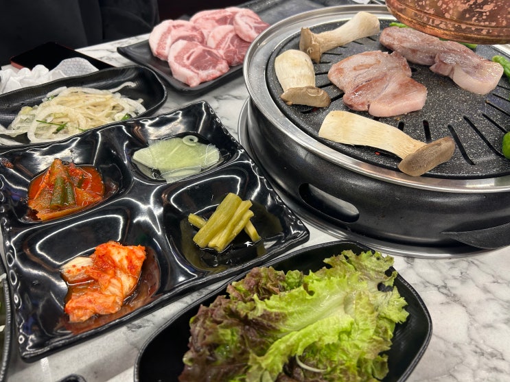  비오는 날도 문전성시 용두동의 가성비 최고 고기 맛집 <마장동고기집 동대문용두점>