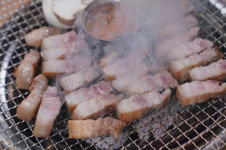  [오월돼지] 제주 돼지고기로 유명한 논현역고기집