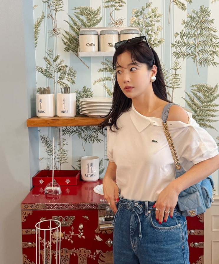  기은세의 라코스테 신상 사선플라켓 폴로 카라 반팔티 셔츠 스타일링, 40대 여자들의 여름 교과서
