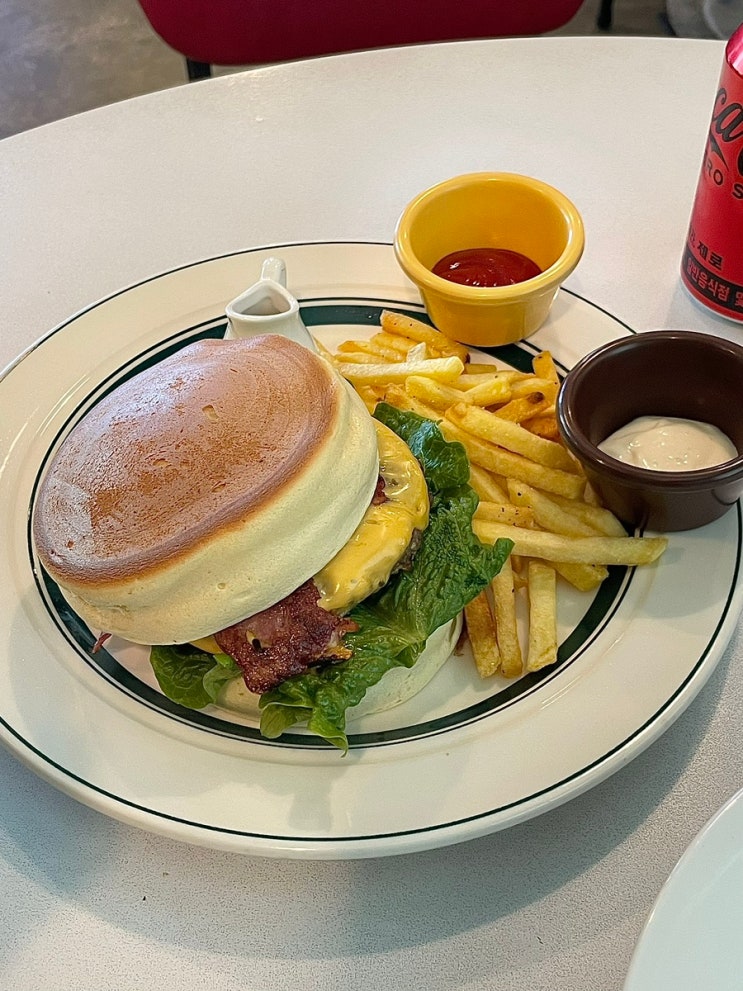  강릉 팬케이크 버거 맛집 리틀다이너
