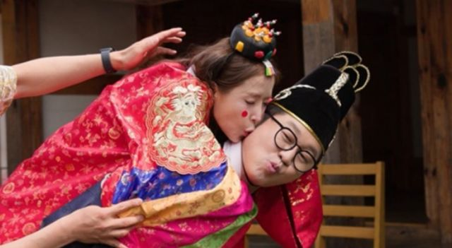 ‘11살 차’ <b>지상렬</b><b>신지</b>, 5월 31일 초고속 <b>결혼</b>... 