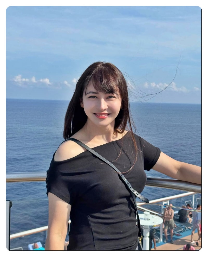 구잘, 비키니 입고 몰디브 '선셋' 감상 중 꽉 찬 볼륨감 여전한 '우즈벡 김태희' 미모 폭발!