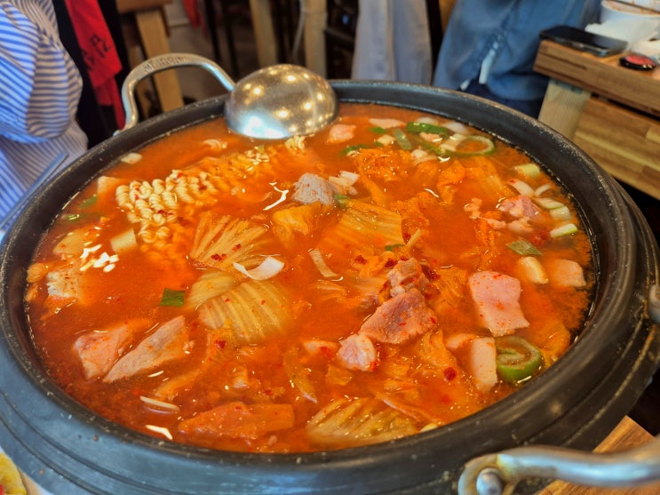  광화문 점심 추천 김삼보 충정로직영점 김치찌개