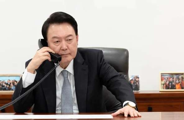 비상계엄 후 <b>김성훈</b> 차장에게 <b>비화폰 삭제</b> 지시, 증거인멸 정황... 