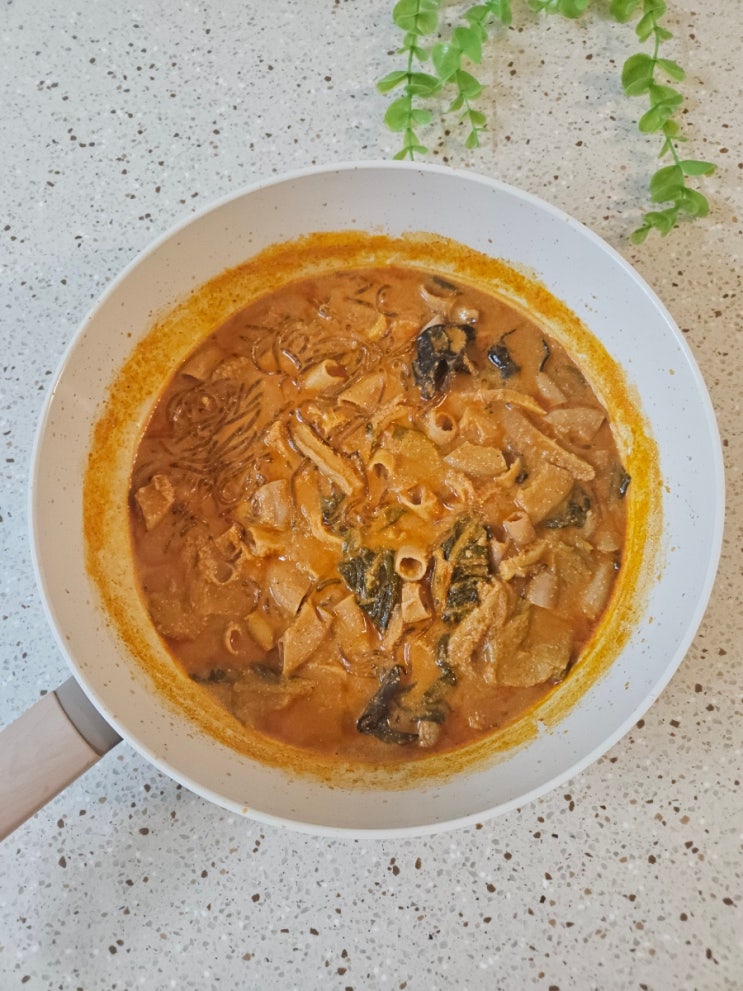  [ JJFood 장터 소곱창 전골] 깊고 진한 맛으로 더욱 맛있게 즐기는 곱창밀키트