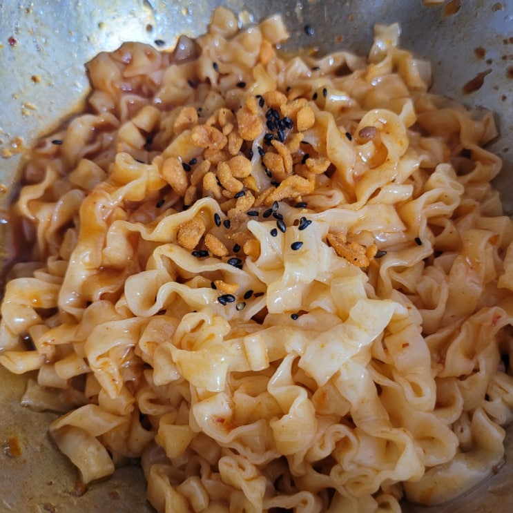  [배홍동 칼비빔면]후기/튀김토핑 진짜 신김치맛나요! 농심 외계인 납치한거 아냐?