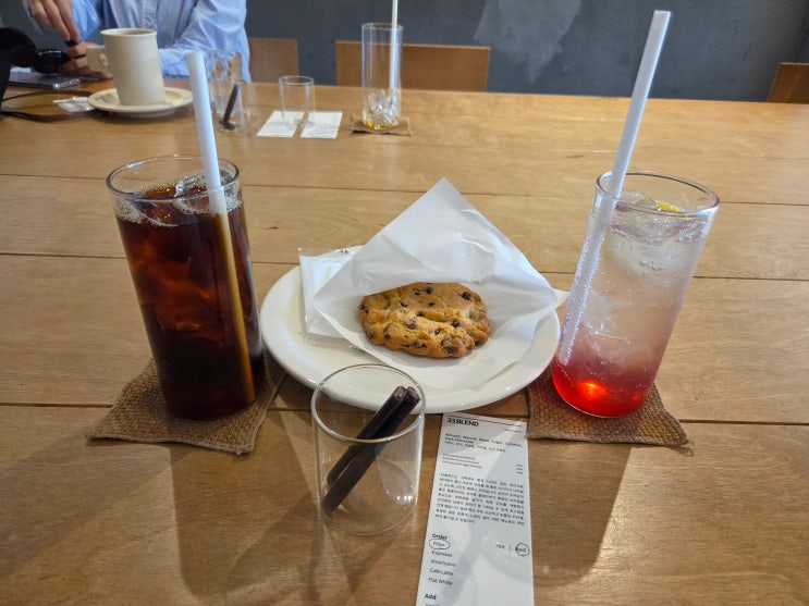 서울숲 핸드드립카페 | 조용한 분위기와 맛있는 커피, 단일서울 방문 후기☕ (쿠키 추천!)