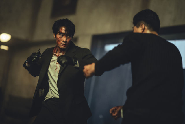 소지섭의 눈빛이 겨눈다 — 《<b>광장</b>》, <b>누아르</b>의 진심